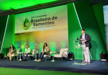 Programa Arboretum lança seu primeiro livro sobre manejo de sementes da Hileia Baiana no maior congresso do setor sementeiro - XXI Congresso Brasileiro de Sementes